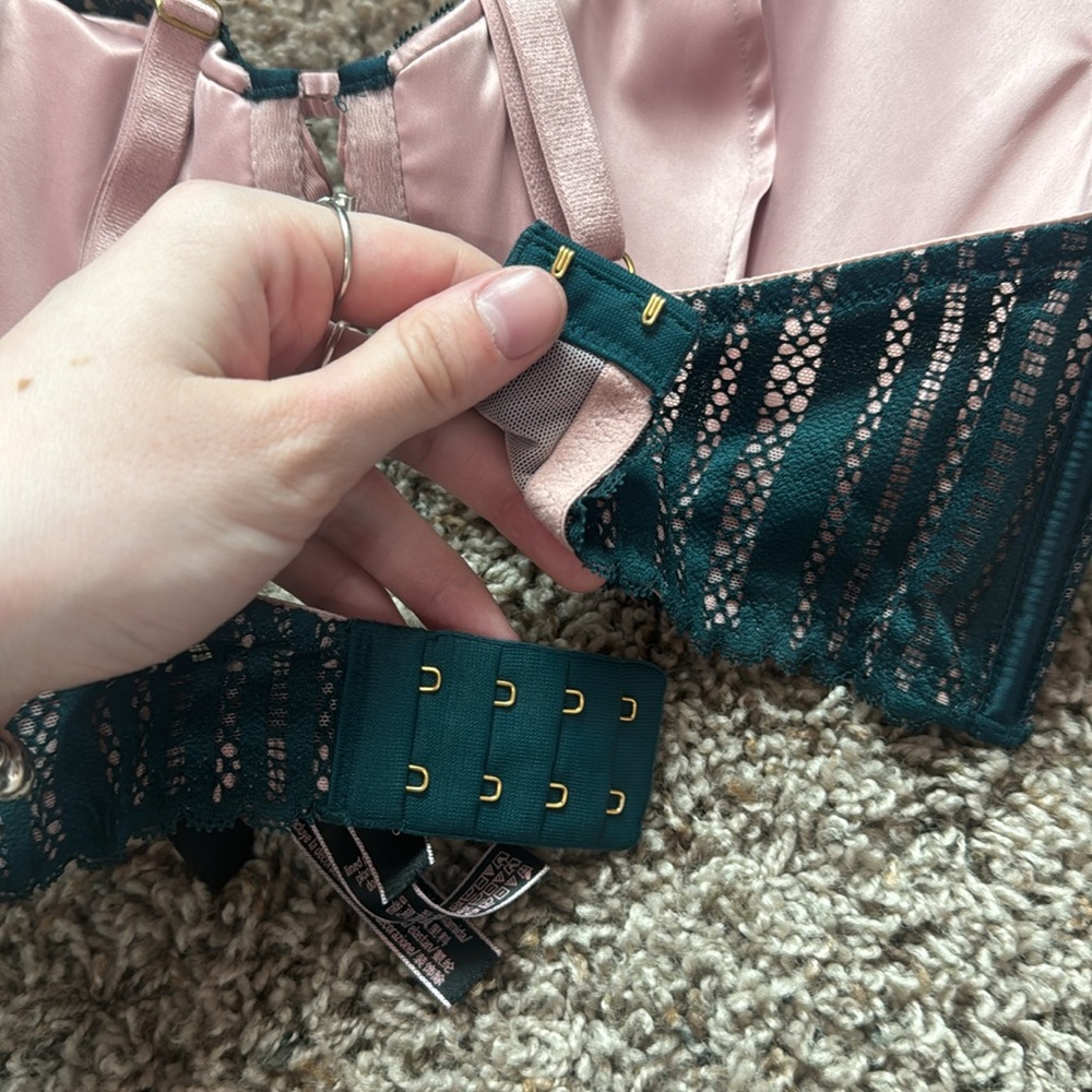 Victoria’s Secret Bra Bundle - Picture 5 of 12